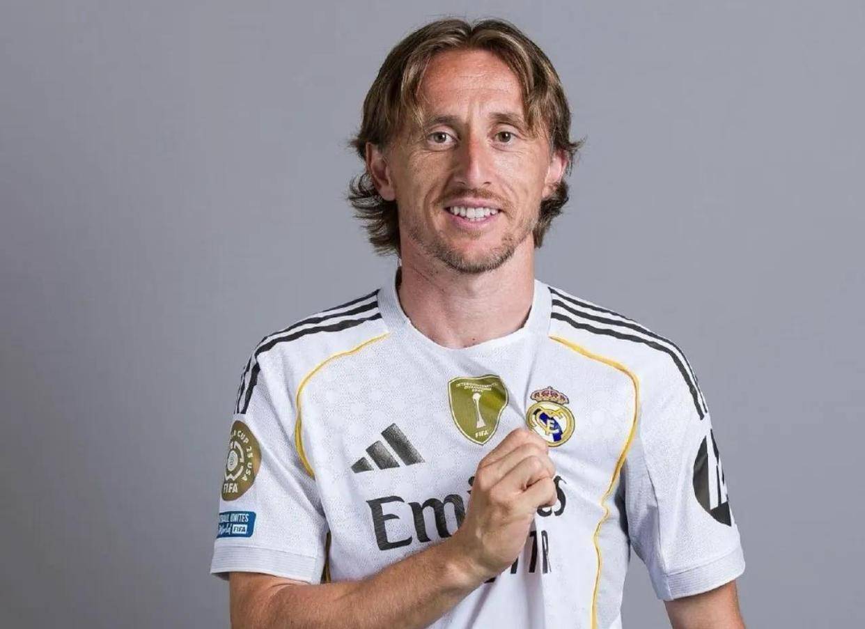 皇马官宣！亿元先生被挂牌，中场锁定德甲天才，锋线瞄准英超爆点